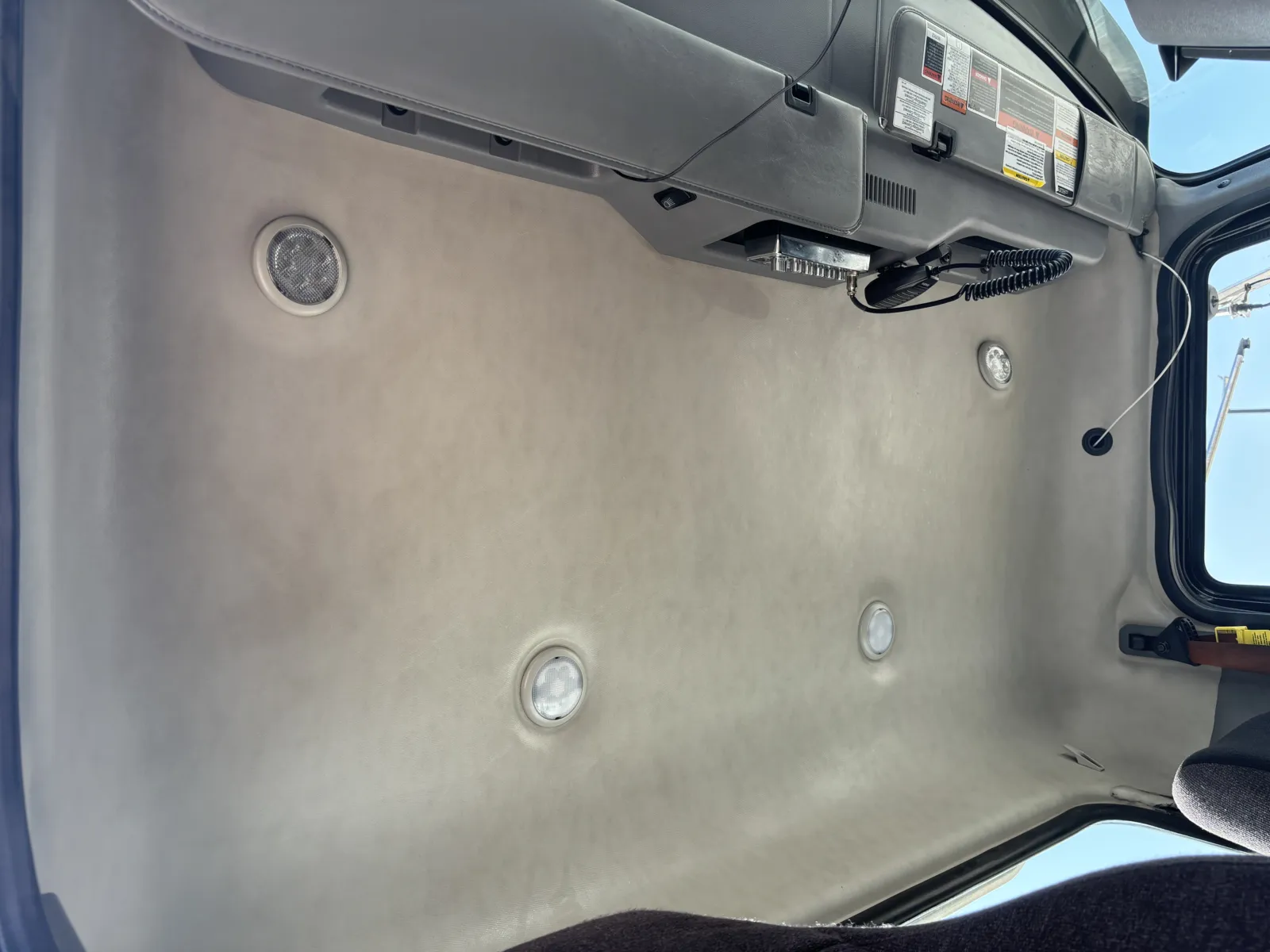 2019 Mack - image 21