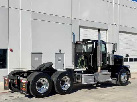 More photos of 2018 PETERBILT 389 at Forge Truck Centers - Texas, TX