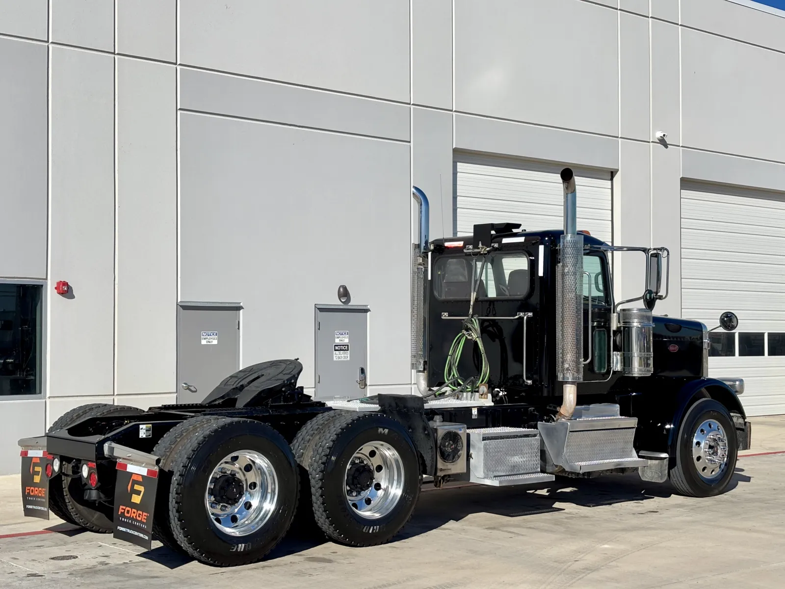 2018 Peterbilt 389 - image 5
