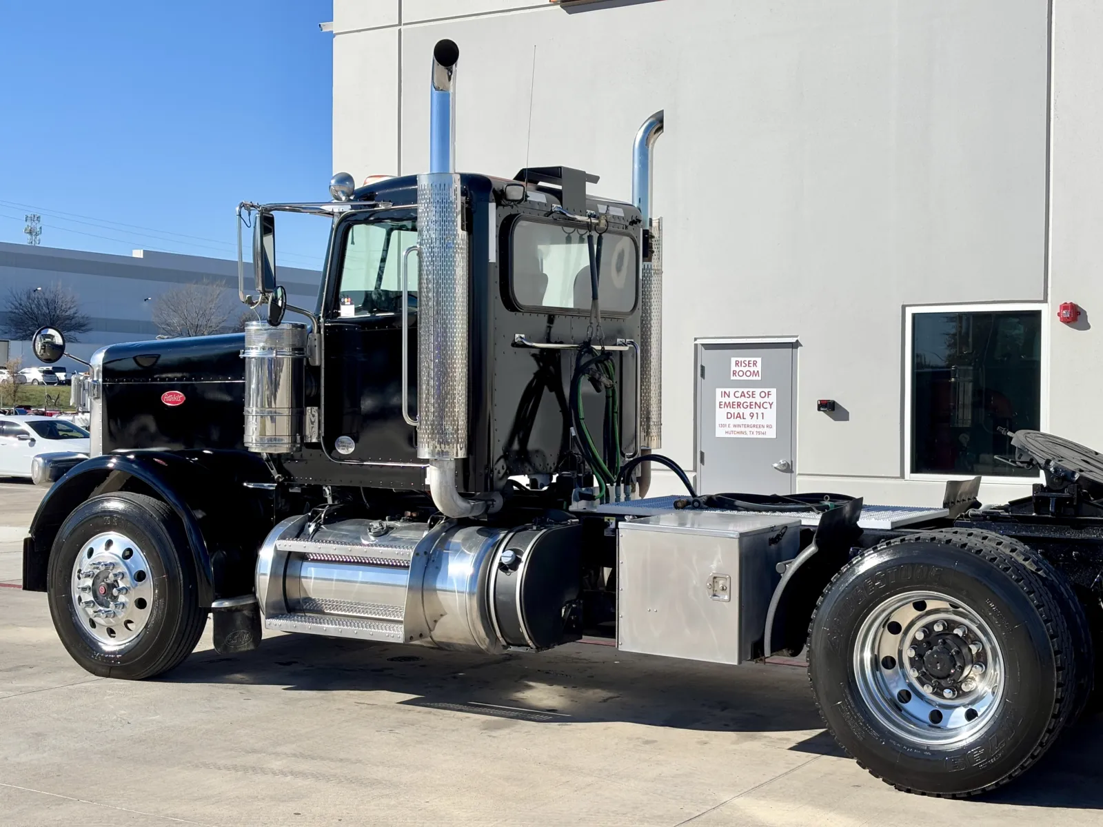 2018 Peterbilt 389 - image 8