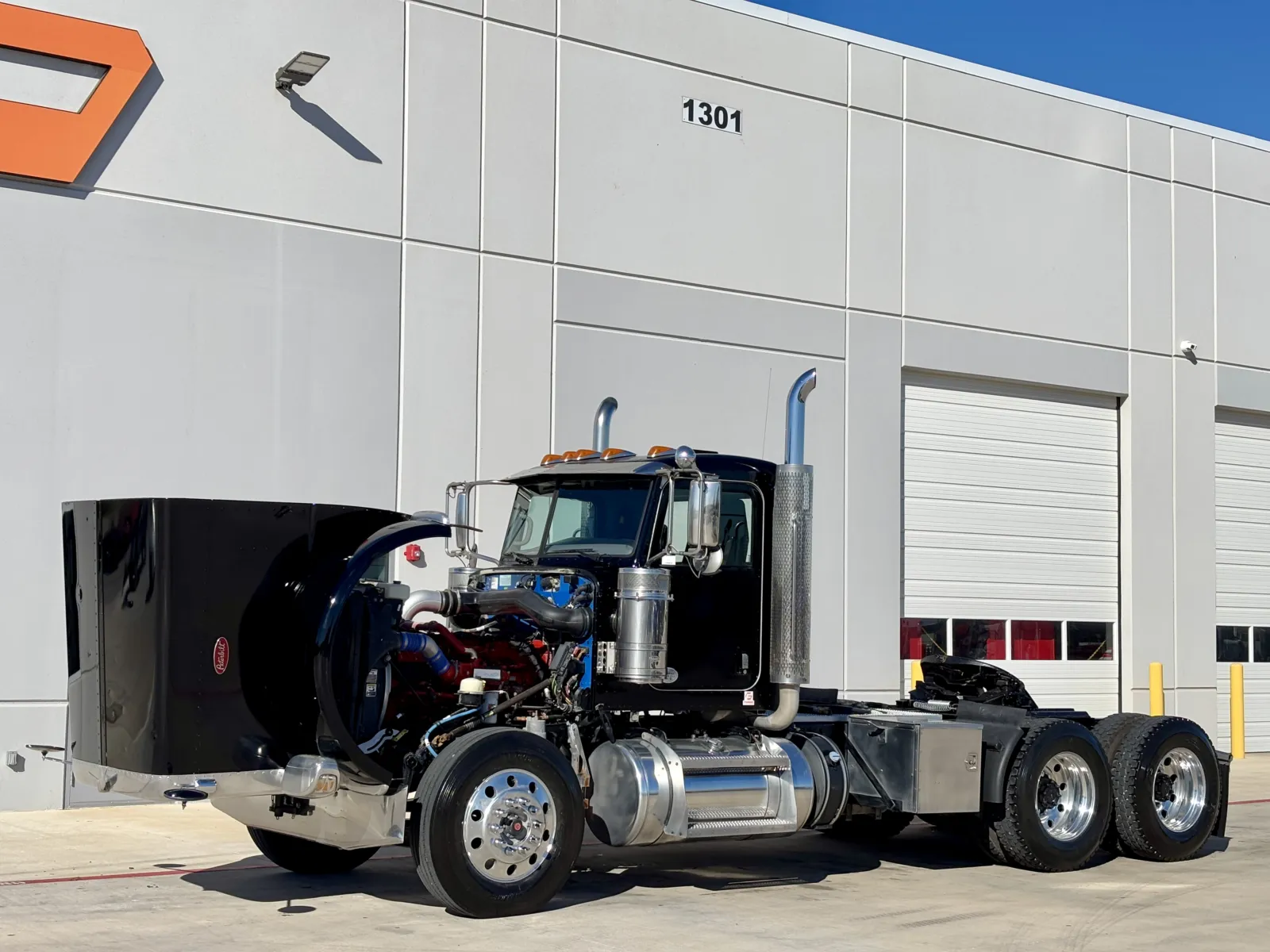 2018 Peterbilt 389 - image 10