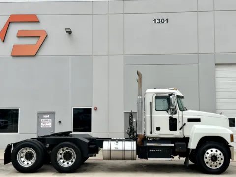 Another view of 2019 MACK PINNACLE 64T for sale in Hutchins, TX at Forge Truck Centers - Texas