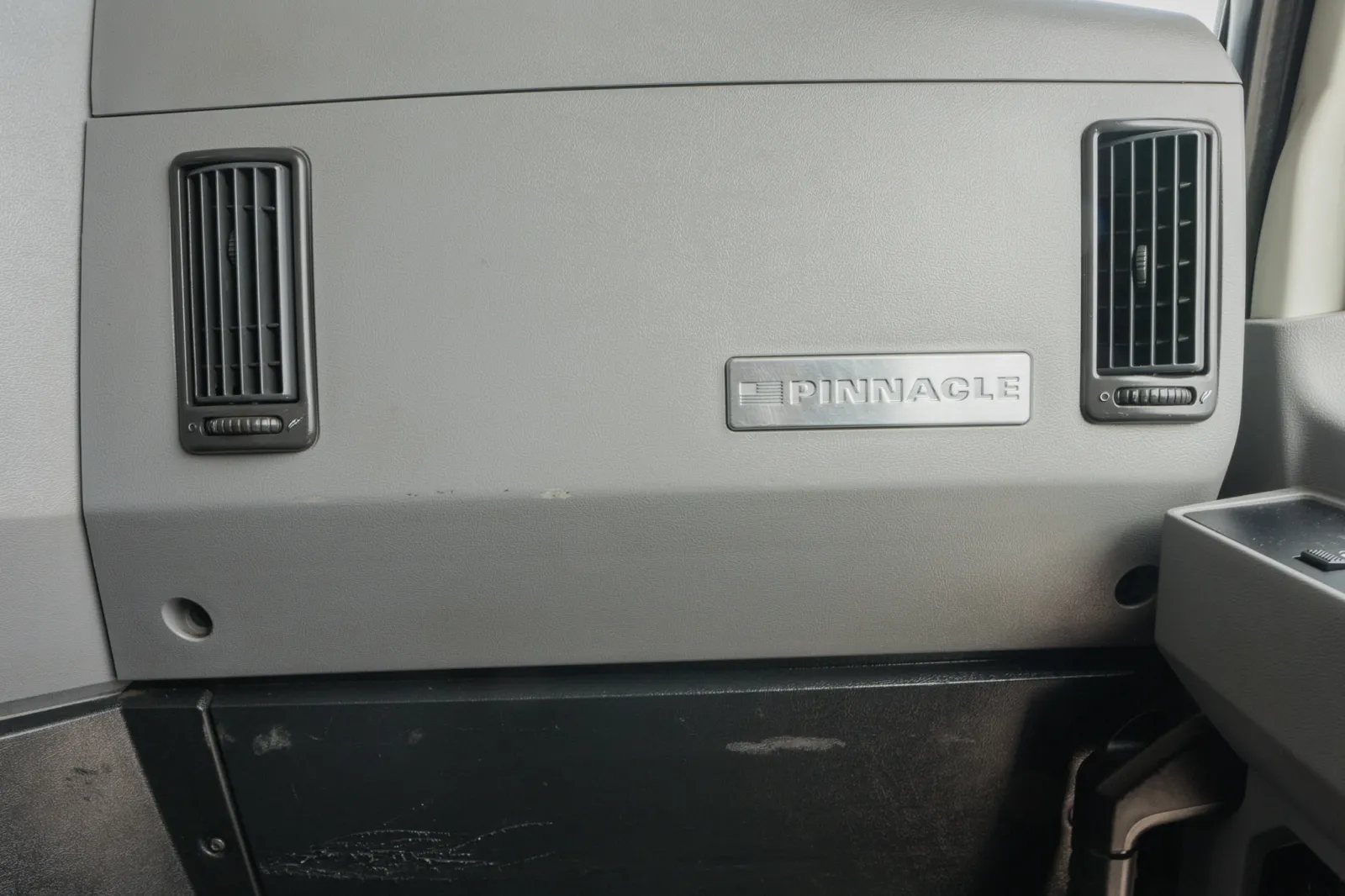 2019 Mack - image 19