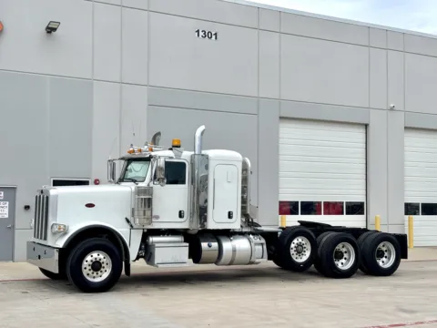 Photos of 2021 PETERBILT 389 for sale in Hutchins, TX at Forge Truck Centers - Texas