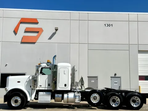 More photos of 2021 PETERBILT 389 at Forge Truck Centers - Texas, TX