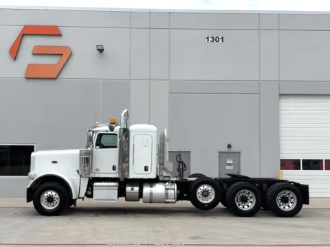 More photos of 2021 PETERBILT 389 at Forge Truck Centers - Texas, TX