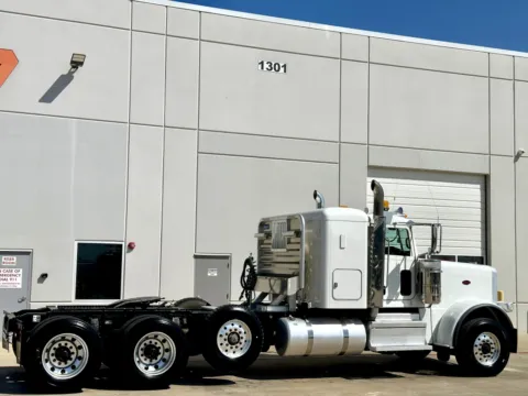 More photos of 2021 PETERBILT 389 at Forge Truck Centers - Texas, TX