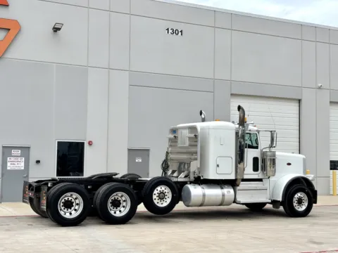 More photos of 2021 PETERBILT 389 at Forge Truck Centers - Texas, TX