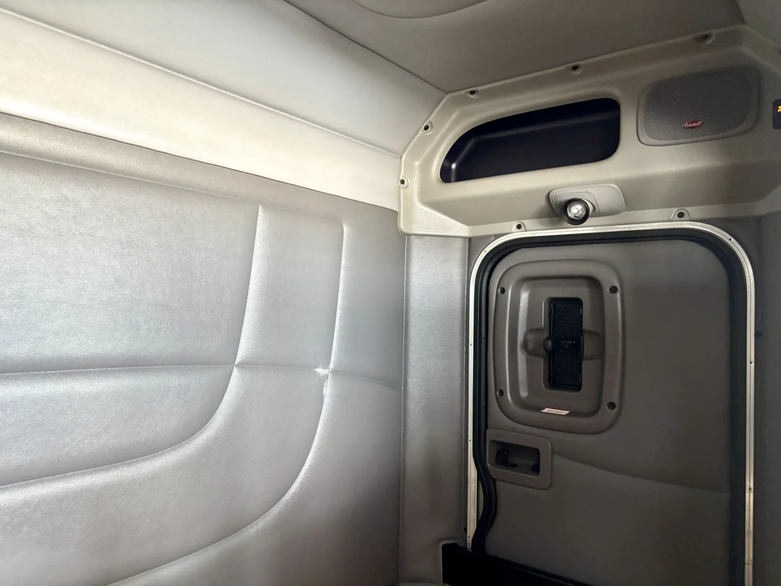 2021 Peterbilt 389 - image 24