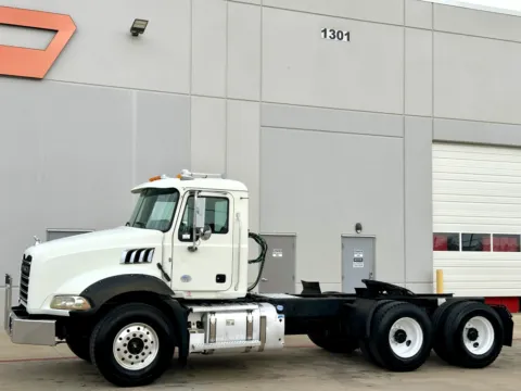Photos of 2016 MACK GRANITE GU813 for sale in Hutchins, TX at Forge Truck Centers - Texas
