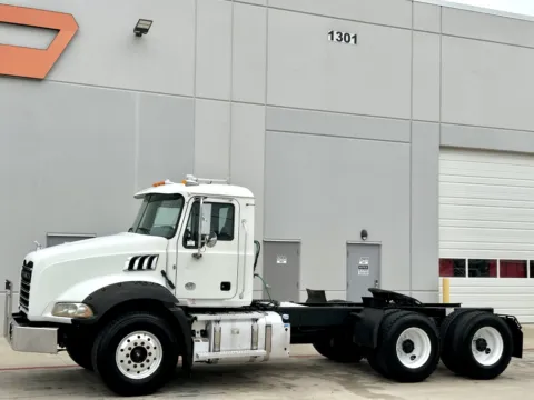 Photos of 2016 MACK GRANITE GU813 for sale in Hutchins, TX at Forge Truck Centers - Texas