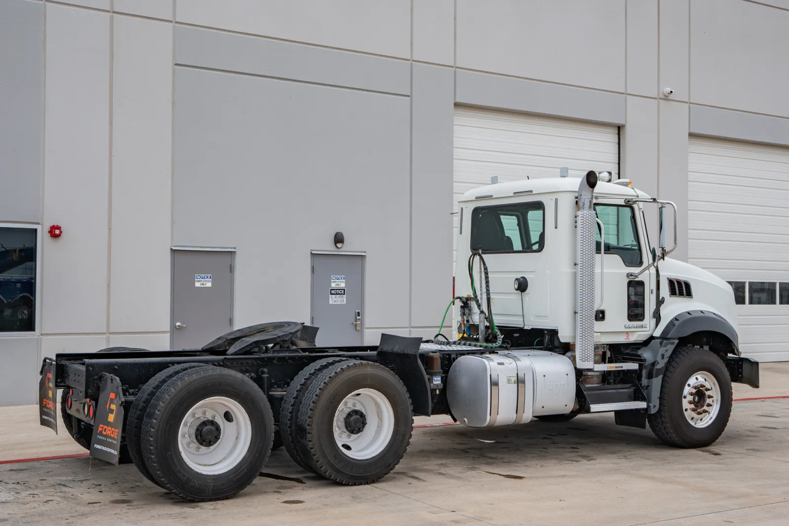 2016 Mack - image 5