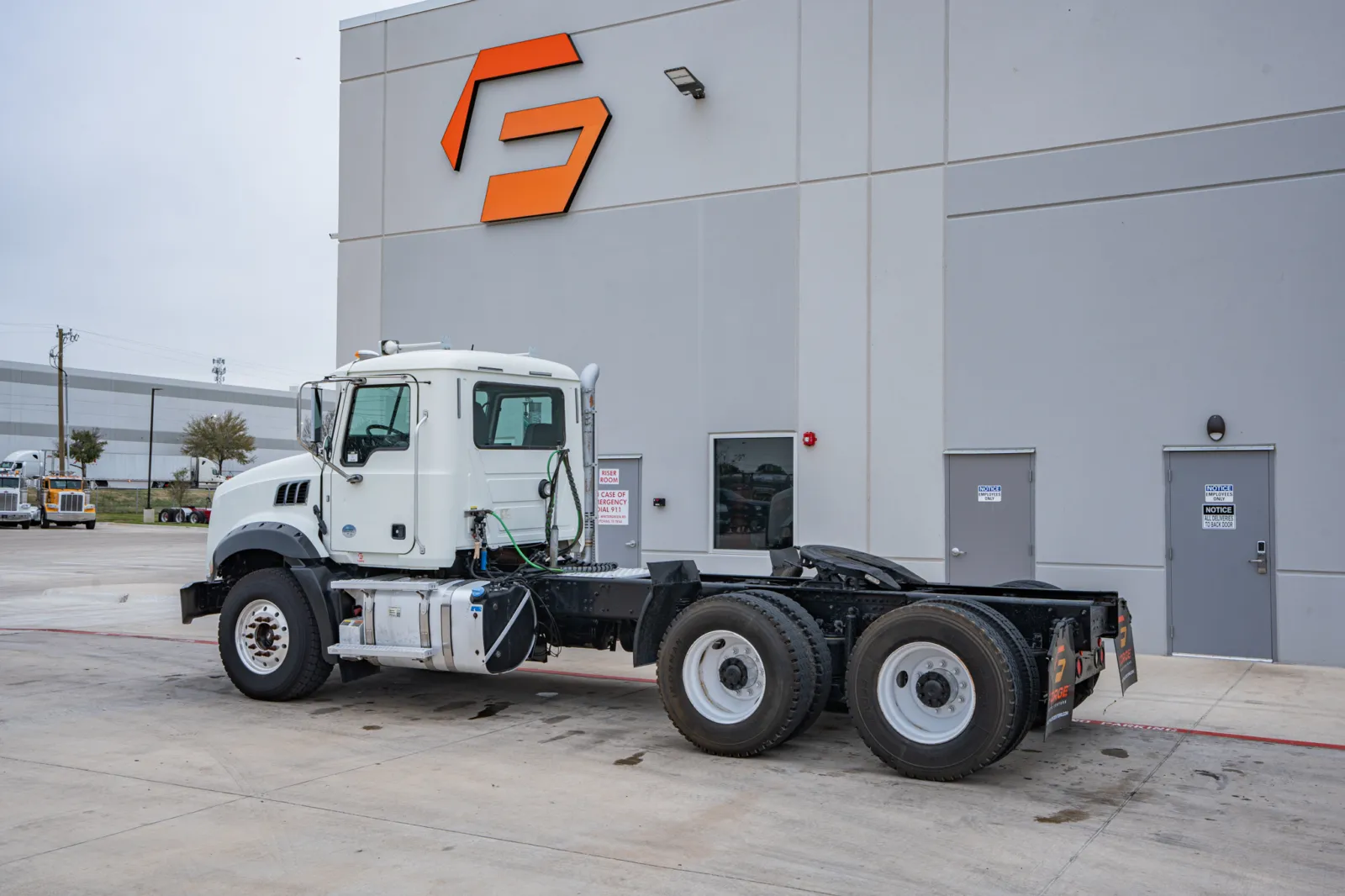 2016 Mack - image 6