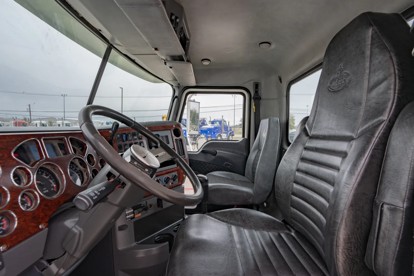 2016 Mack - image 14