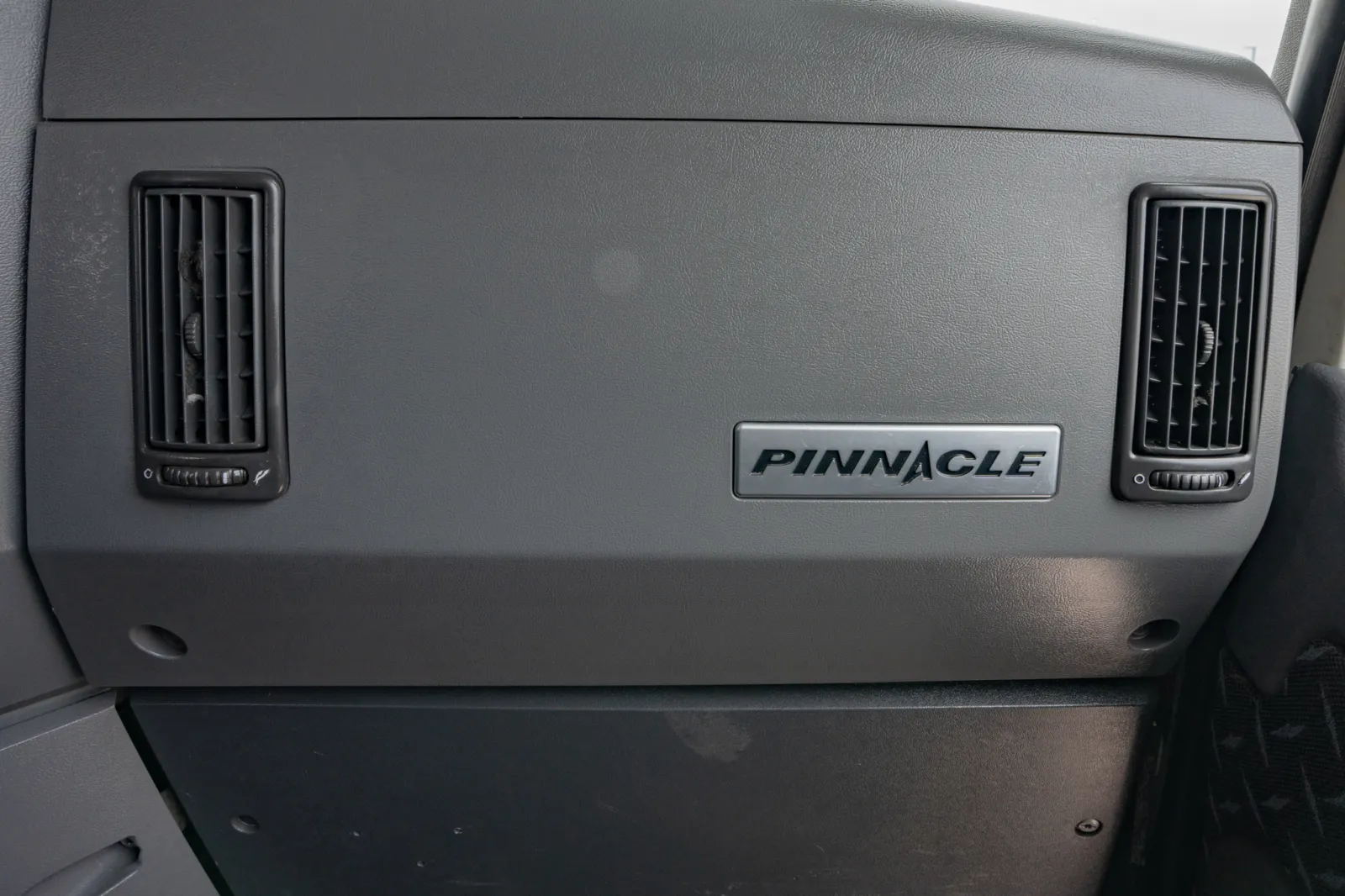 2016 Mack - image 19