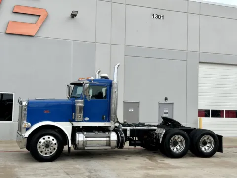Photos of 2018 PETERBILT 389 for sale in Hutchins, TX at Forge Truck Centers - Texas
