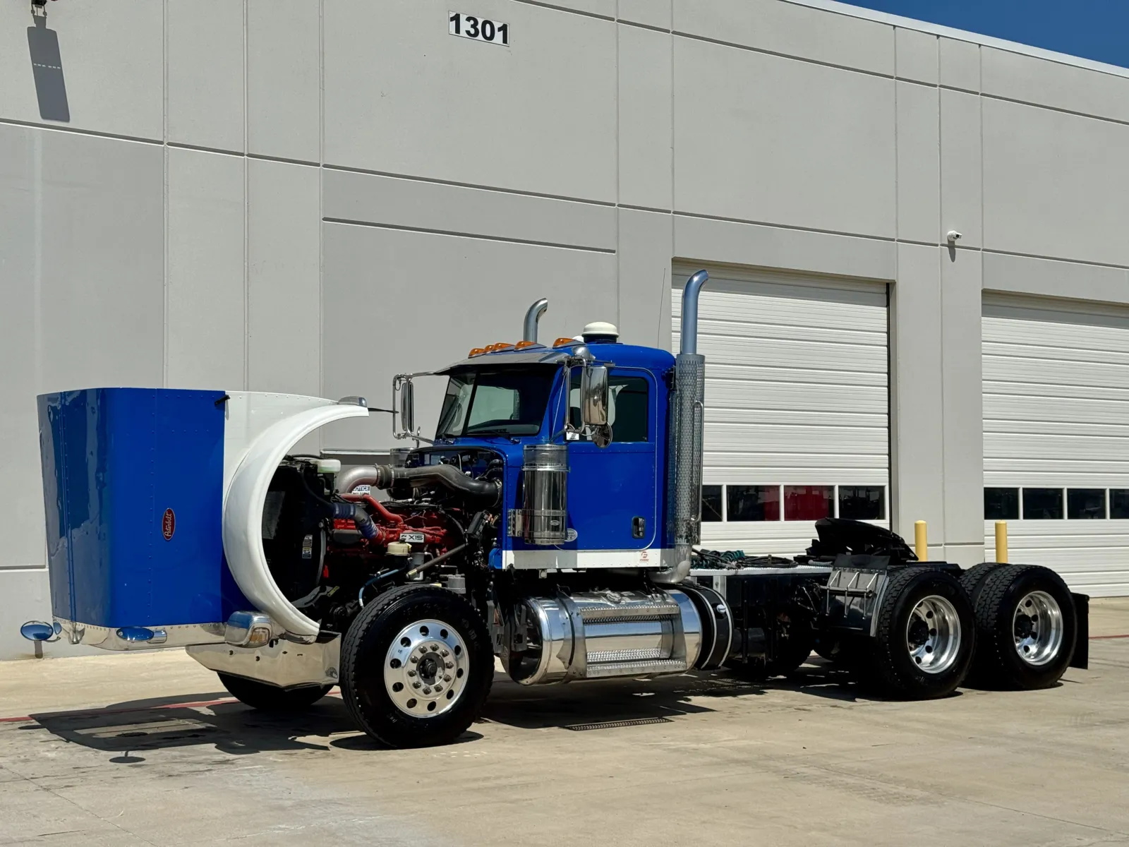 2018 Peterbilt 389 - image 10