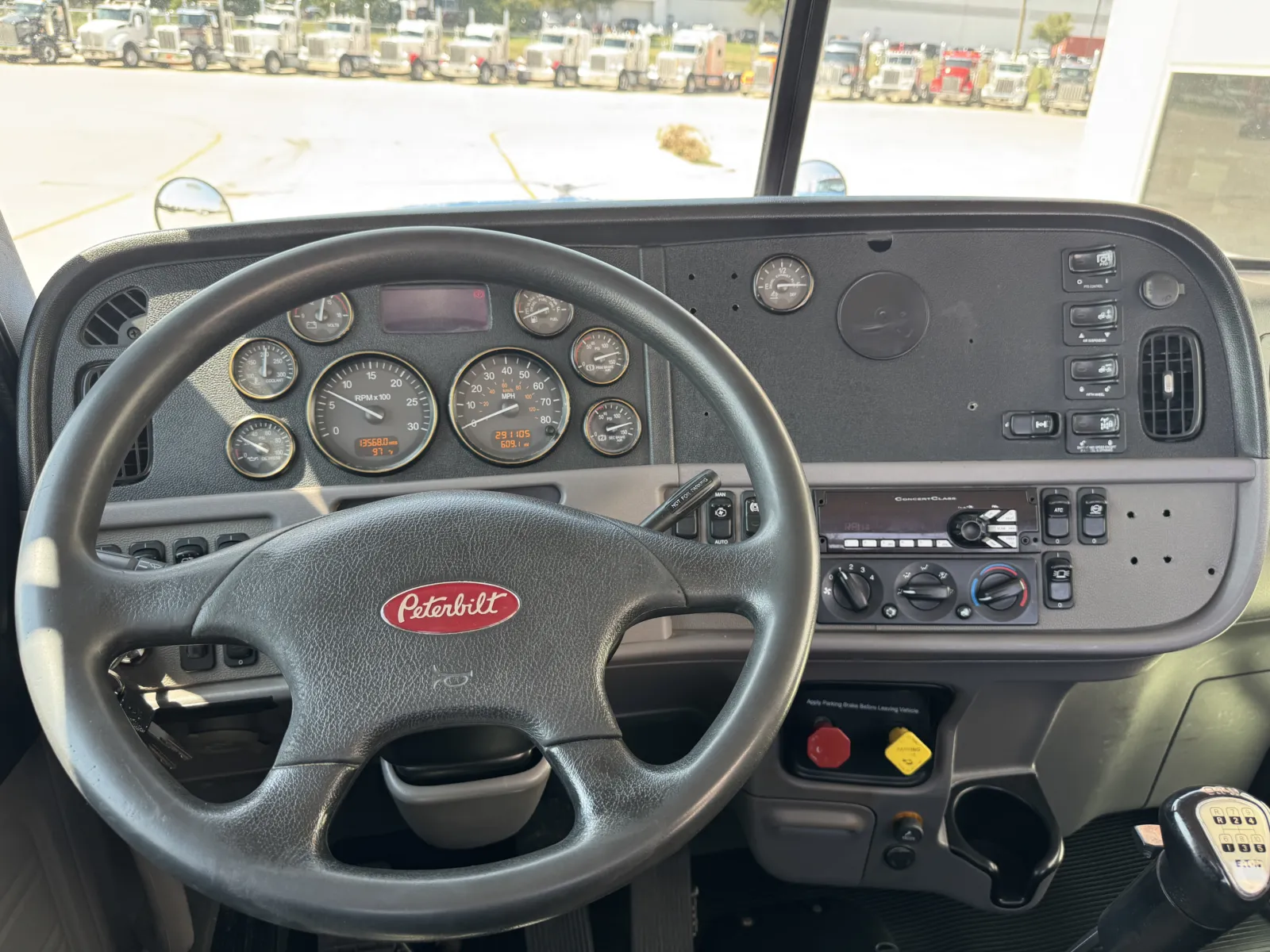 2018 Peterbilt 389 - image 16