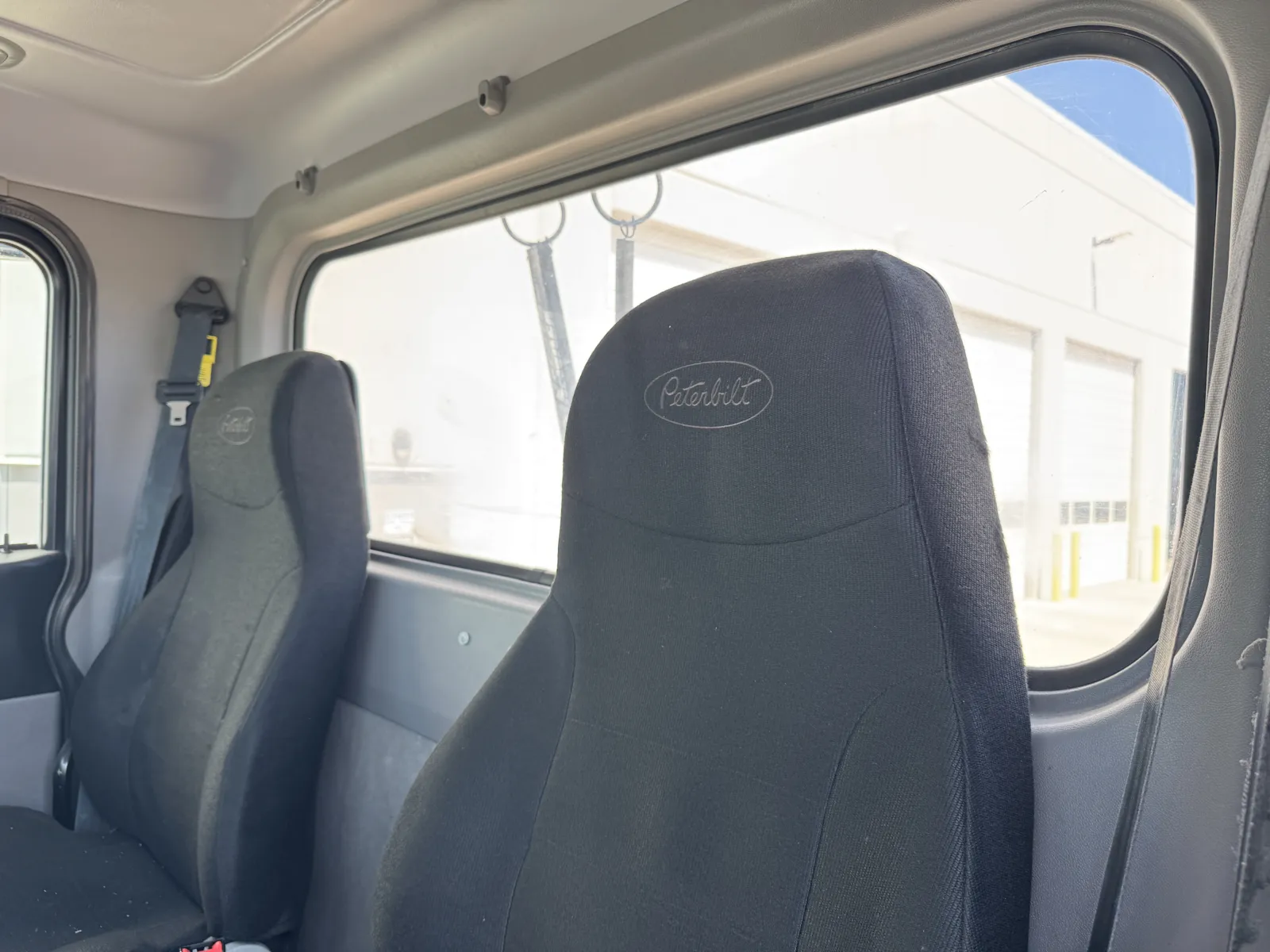 2018 Peterbilt 389 - image 20