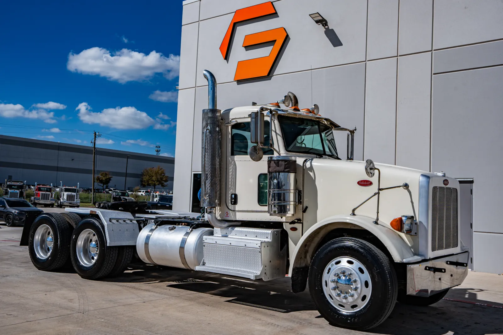 2012 Peterbilt - image 1