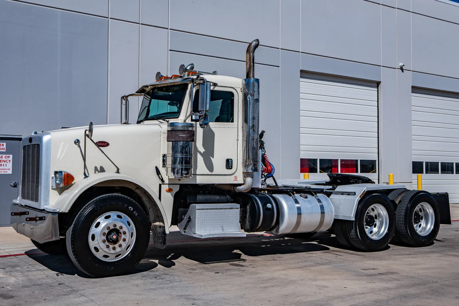 2012 Peterbilt - image 2