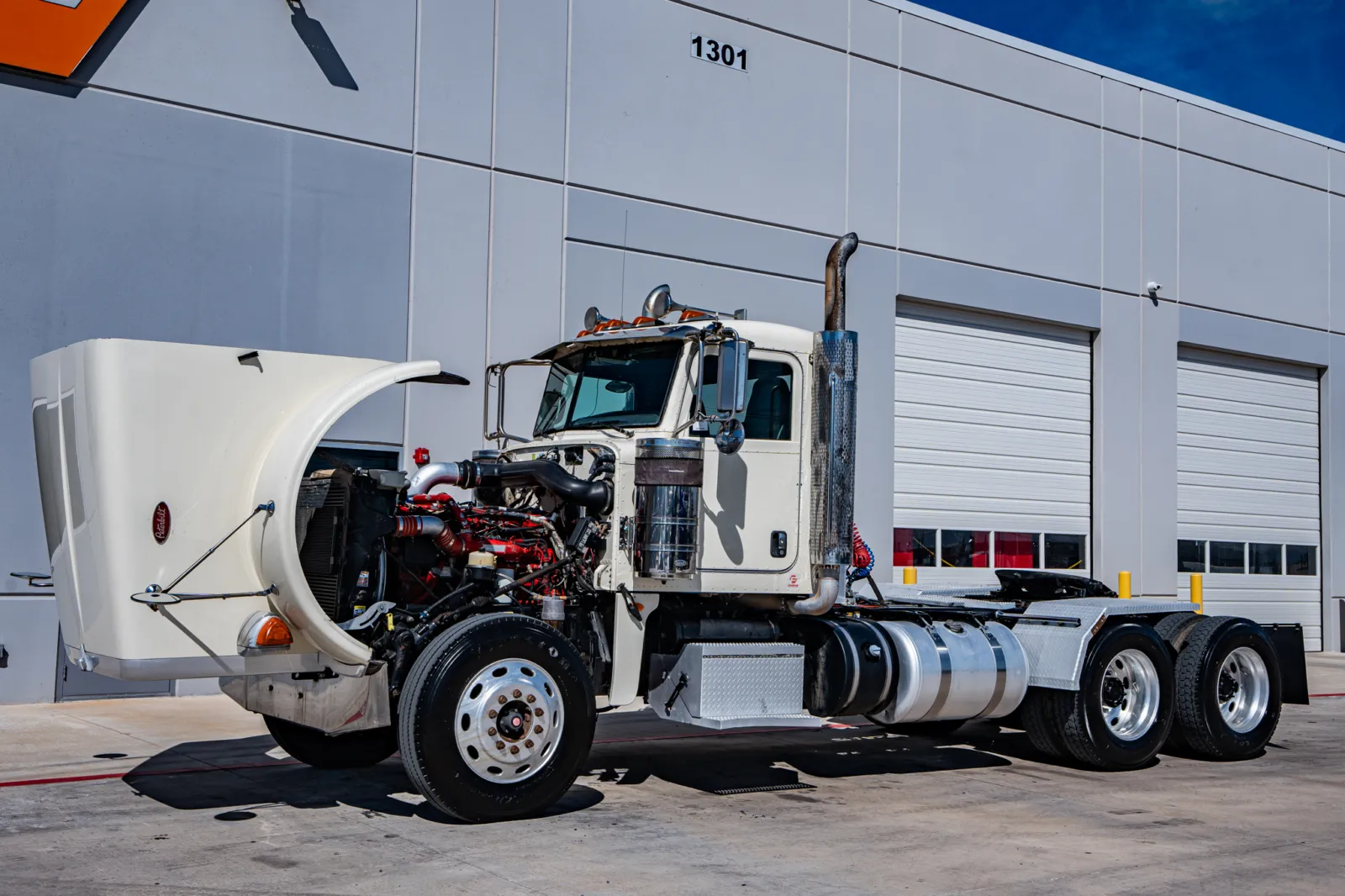 2012 Peterbilt - image 10