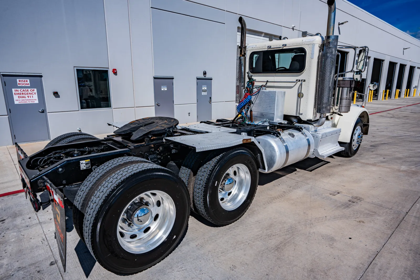2012 Peterbilt - image 11