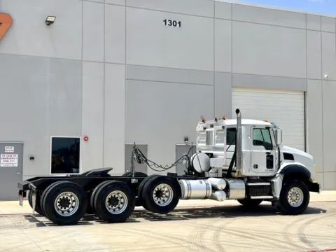 More photos of 2012 MACK GRANITE GU813 at Forge Truck Centers - Texas, TX