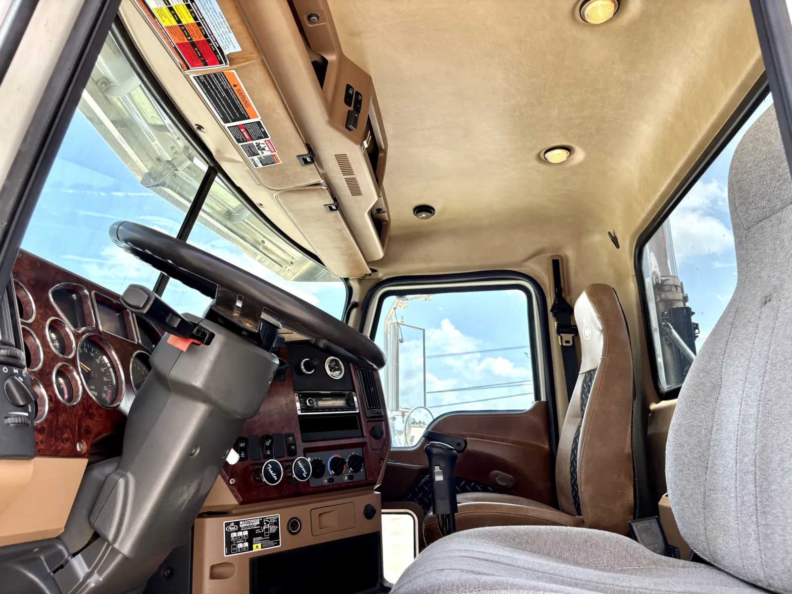 2012 Mack - image 14