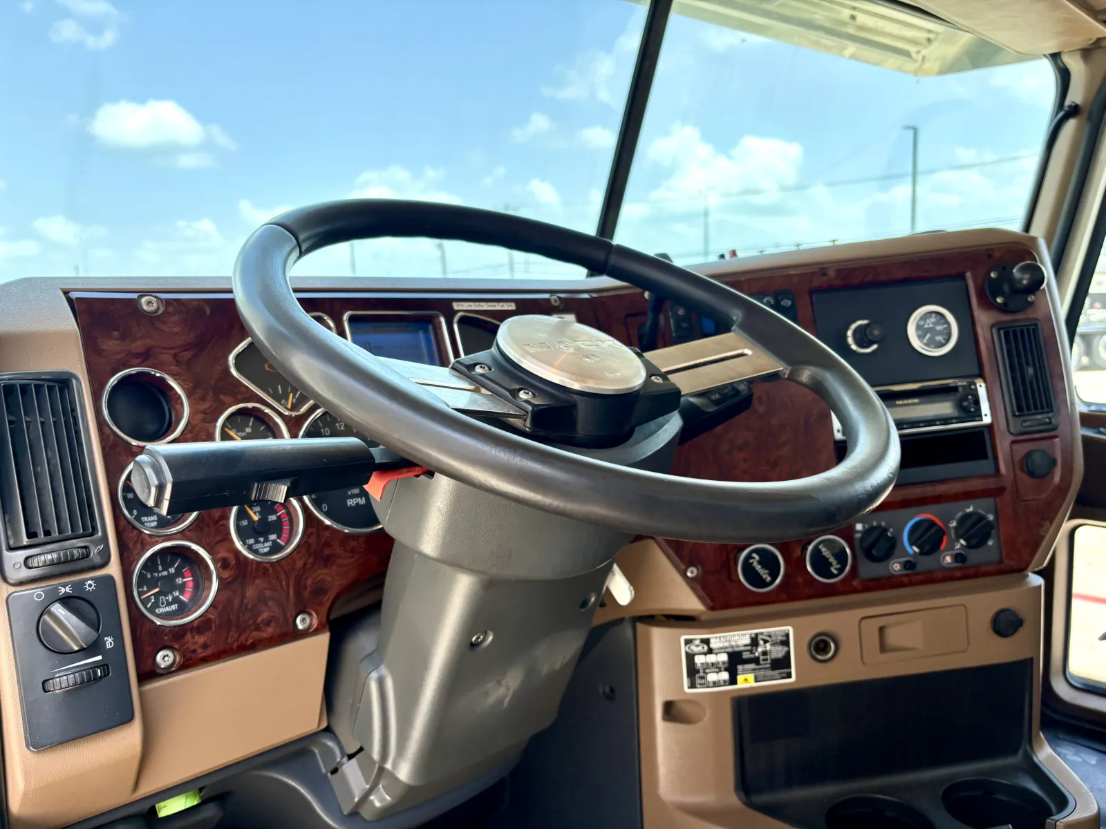 2012 Mack - image 15