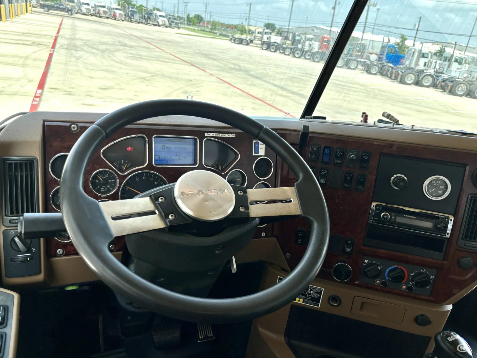 2012 Mack - image 16