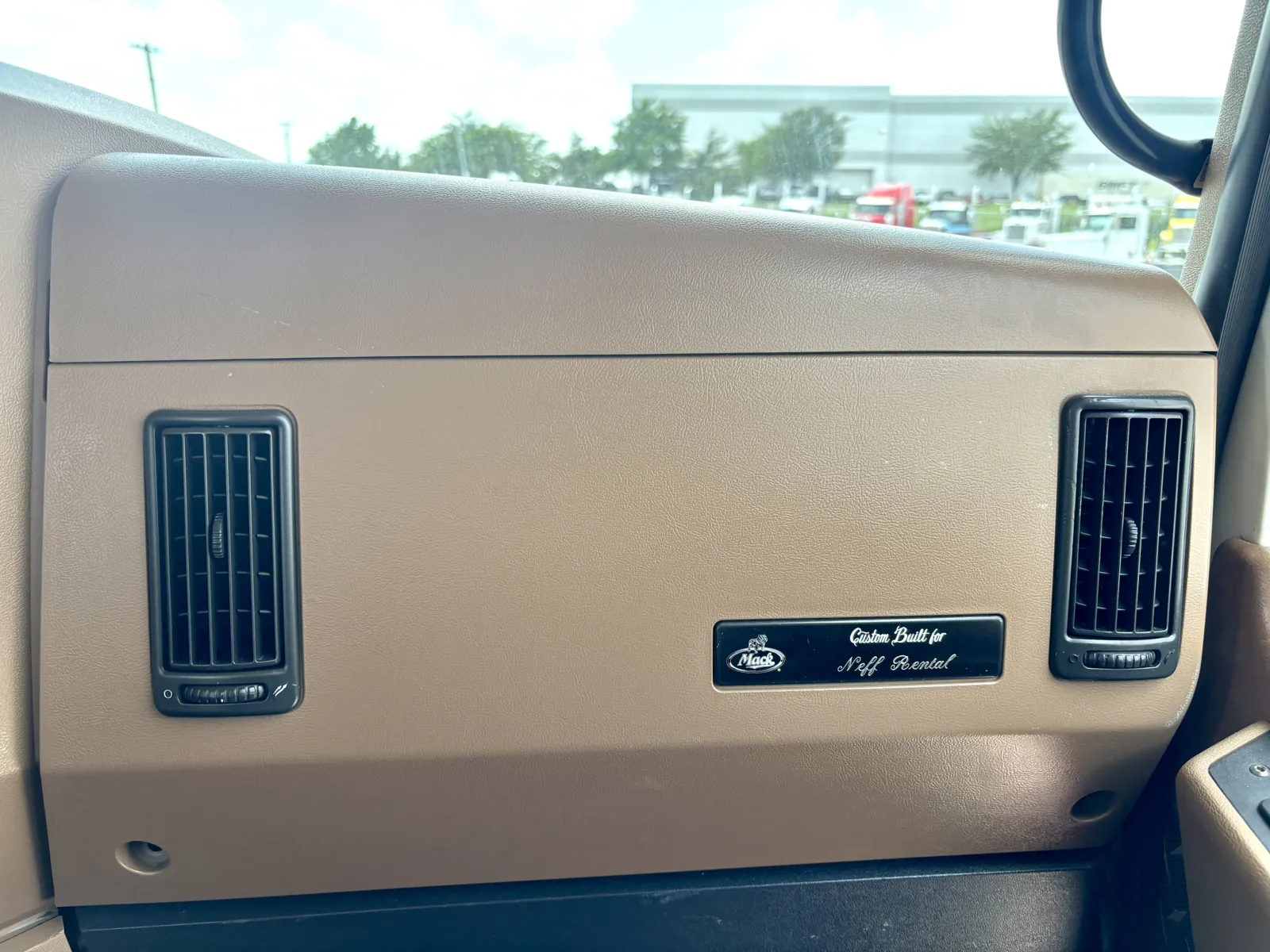 2012 Mack - image 18