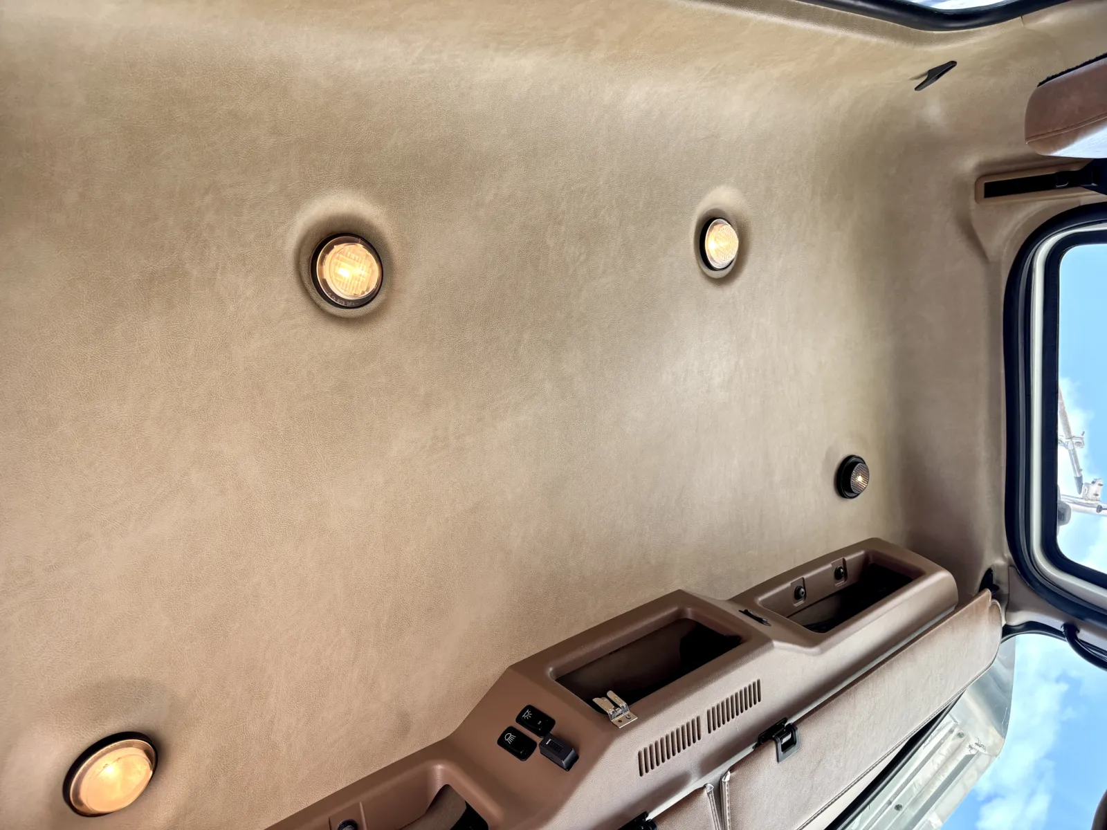 2012 Mack - image 20