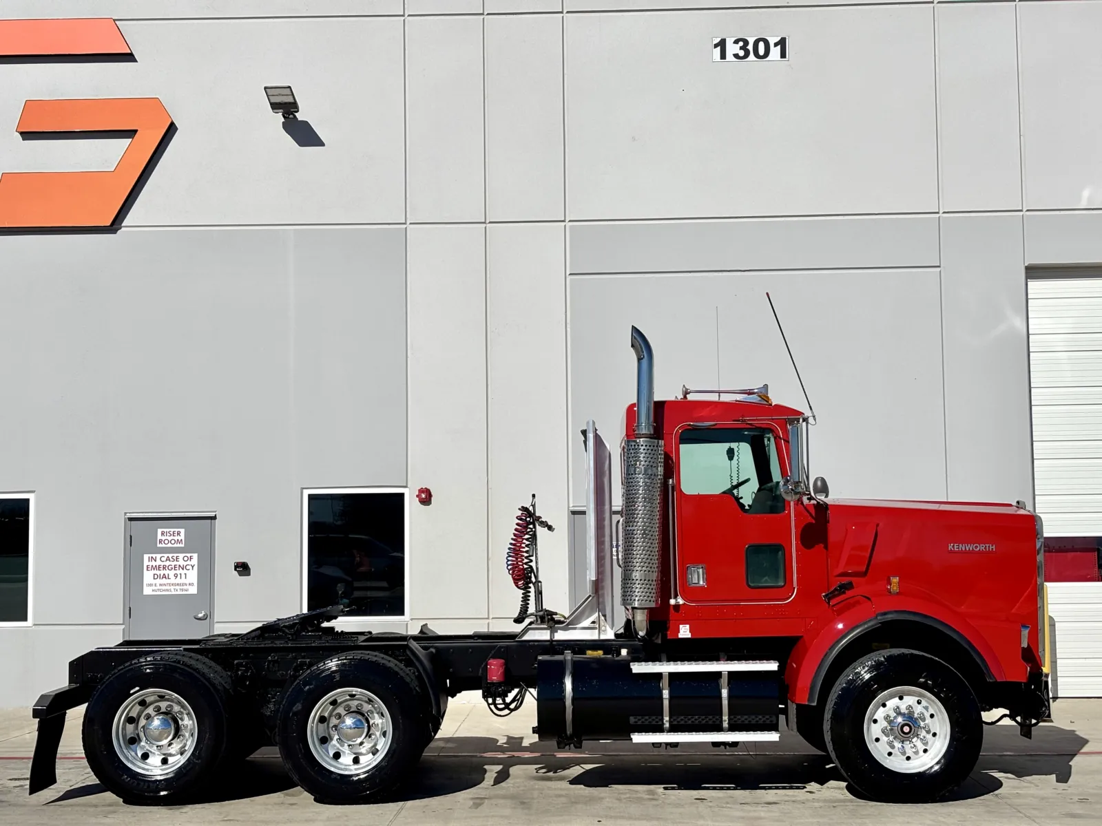 1999 Kenworth T800 - image 3