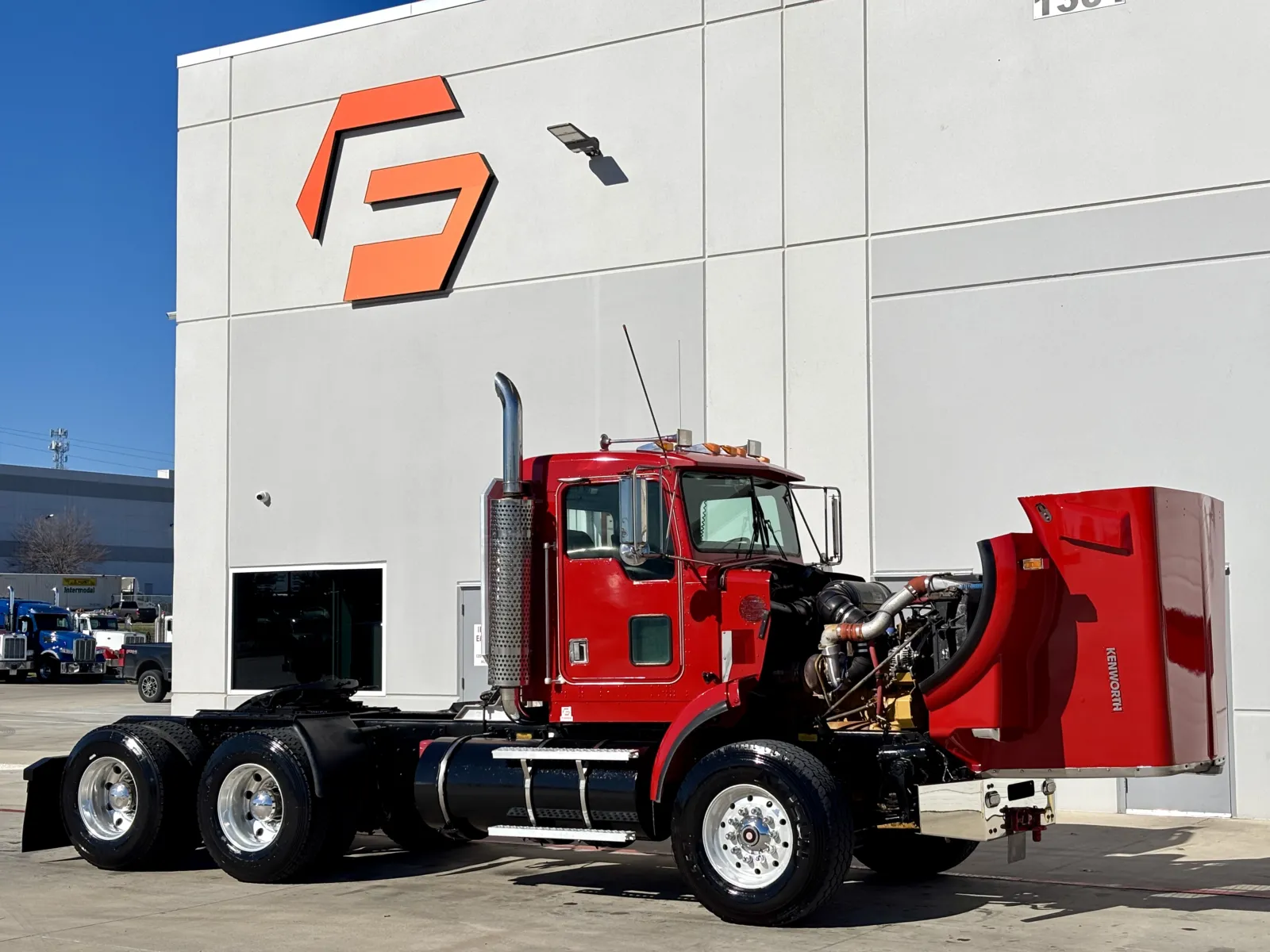 1999 Kenworth T800 - image 9