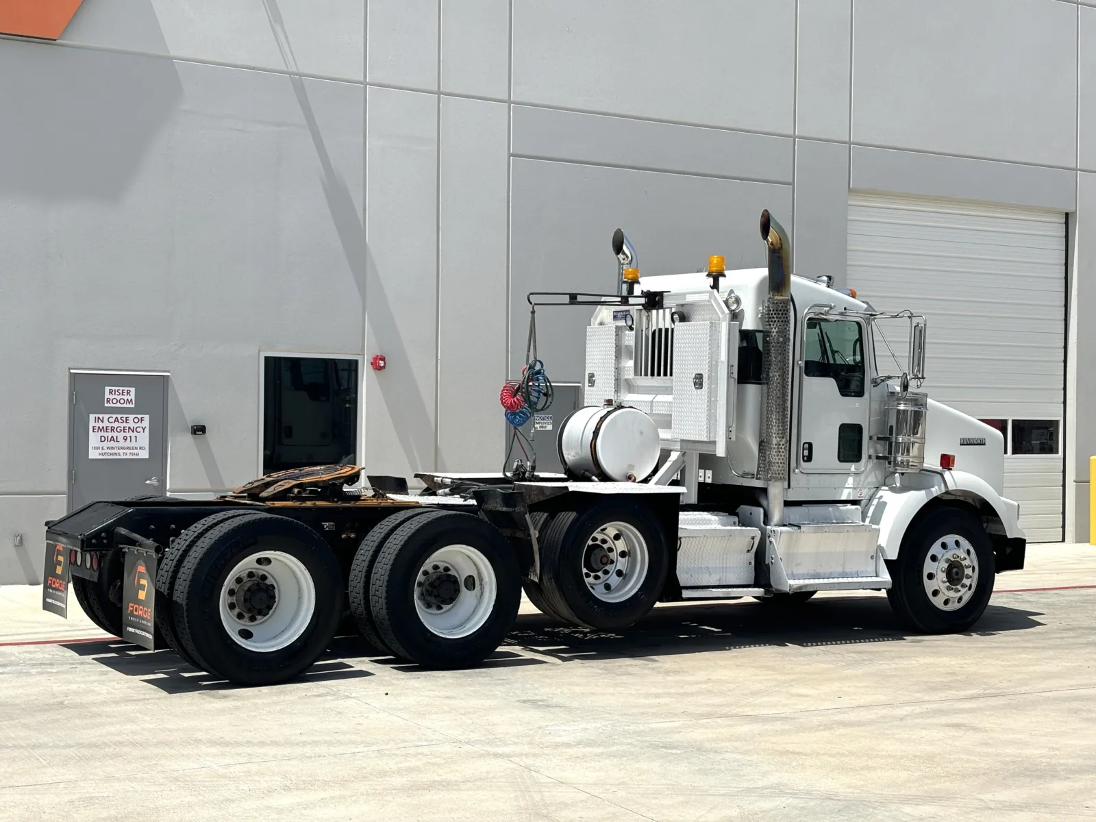 2011 Kenworth T800 - image 5