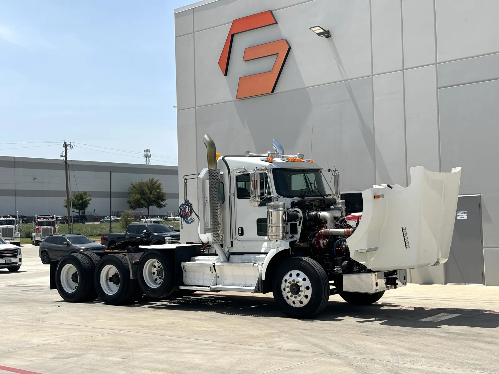 2011 Kenworth T800 - image 9