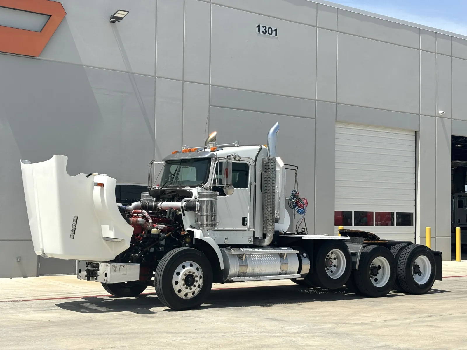 2011 Kenworth T800 - image 10