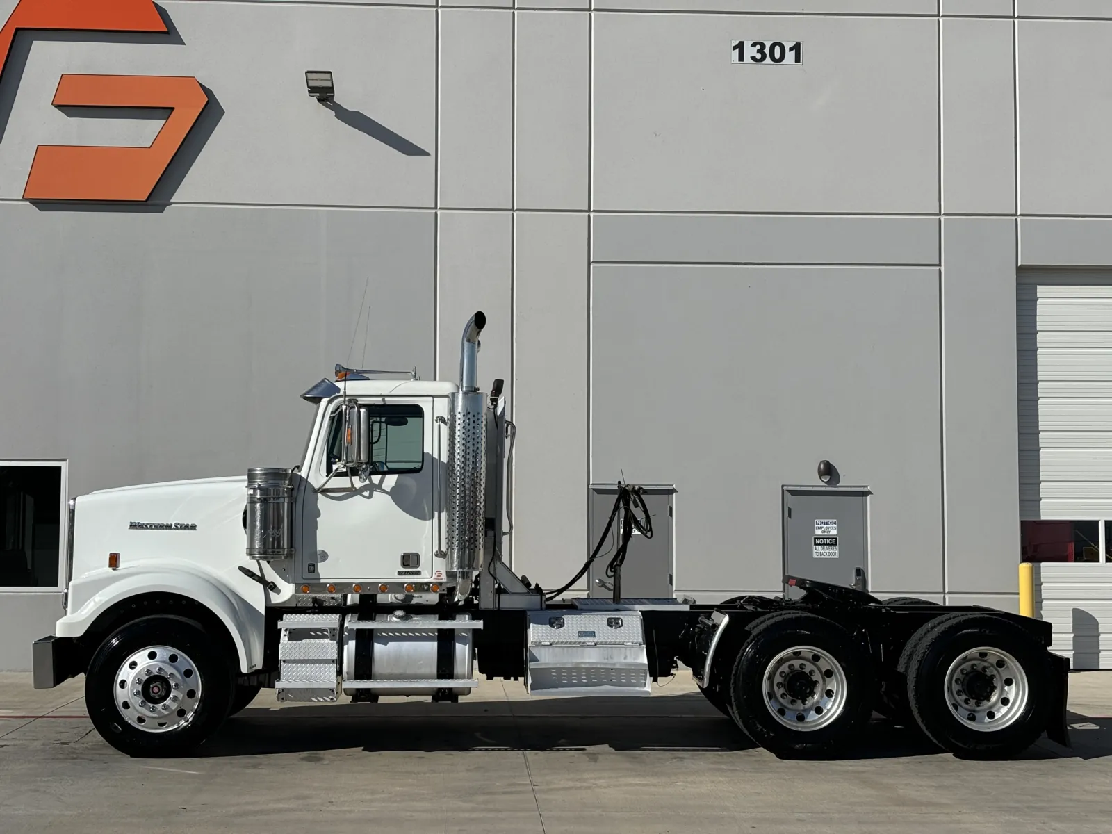 2015 Western Star 4900 - image 4