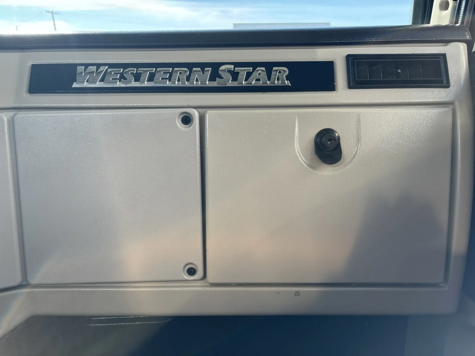2015 Western Star 4900 - image 19