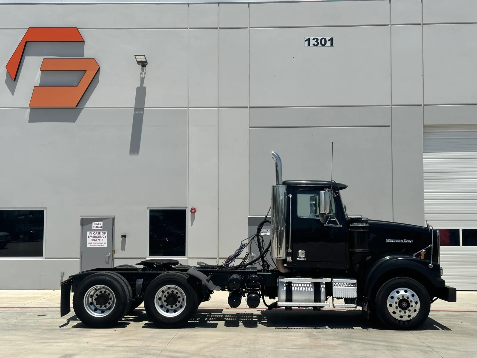 2019 Western Star 4900 - image 3