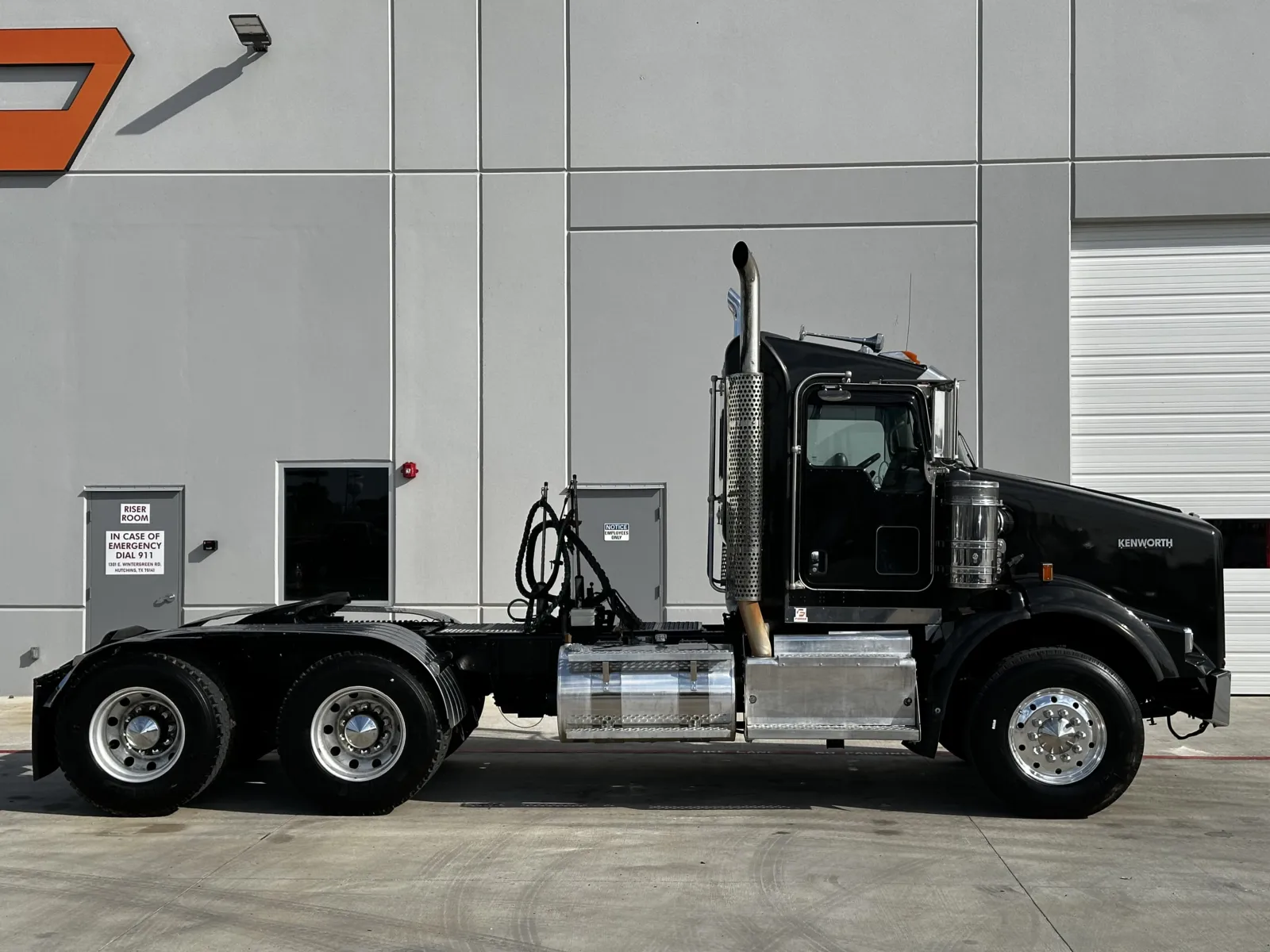 2015 Kenworth T800 - image 3