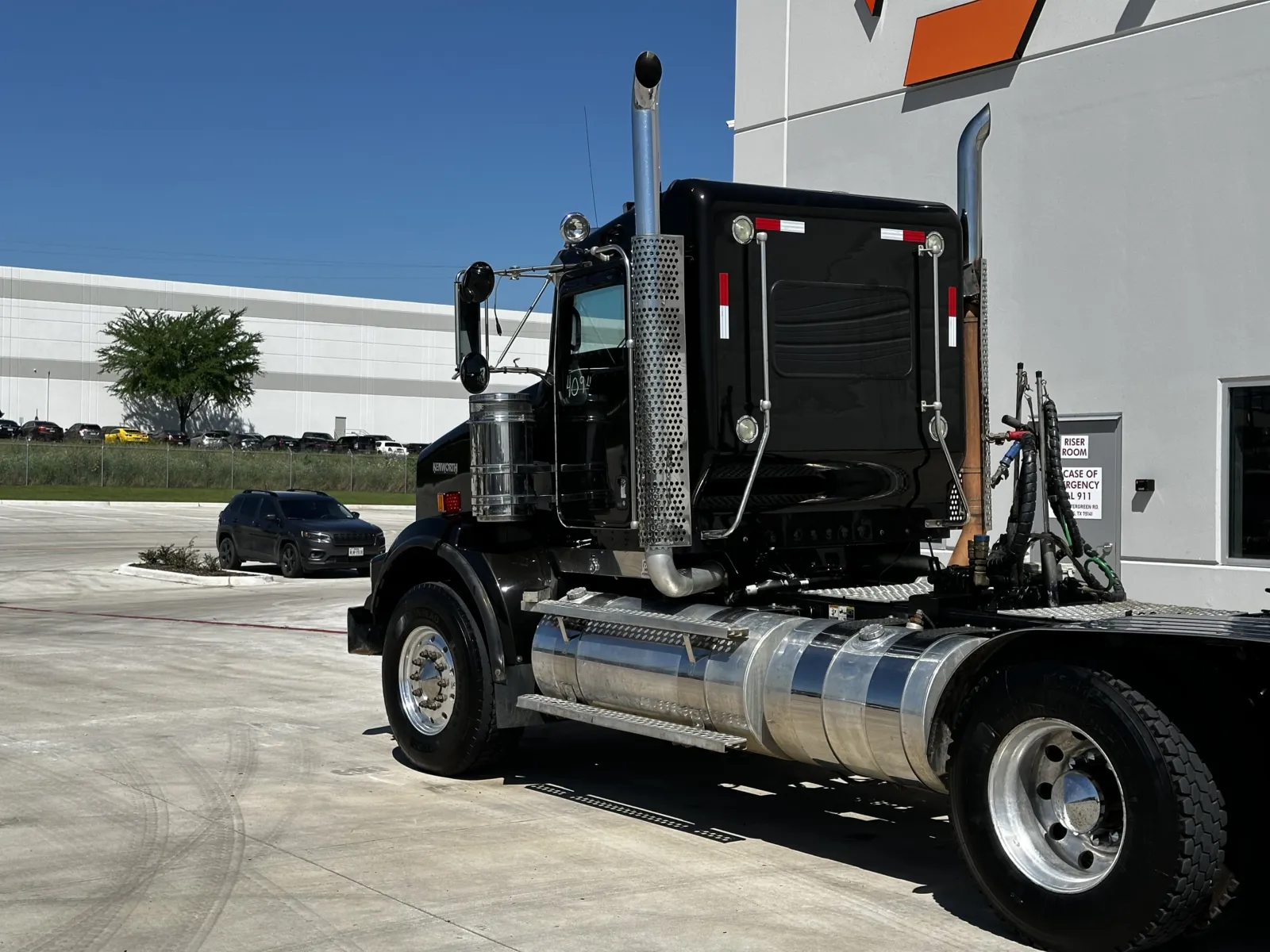 2015 Kenworth T800 - image 8