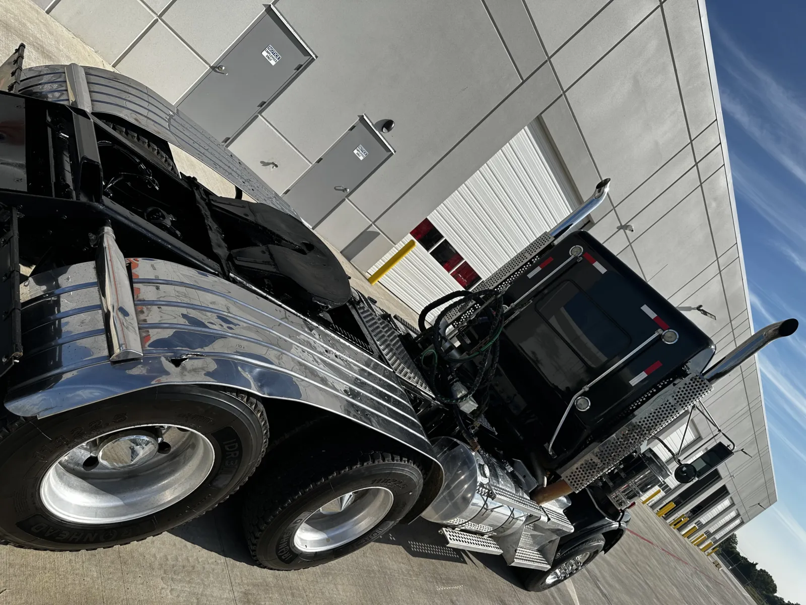 2015 Kenworth T800 - image 11