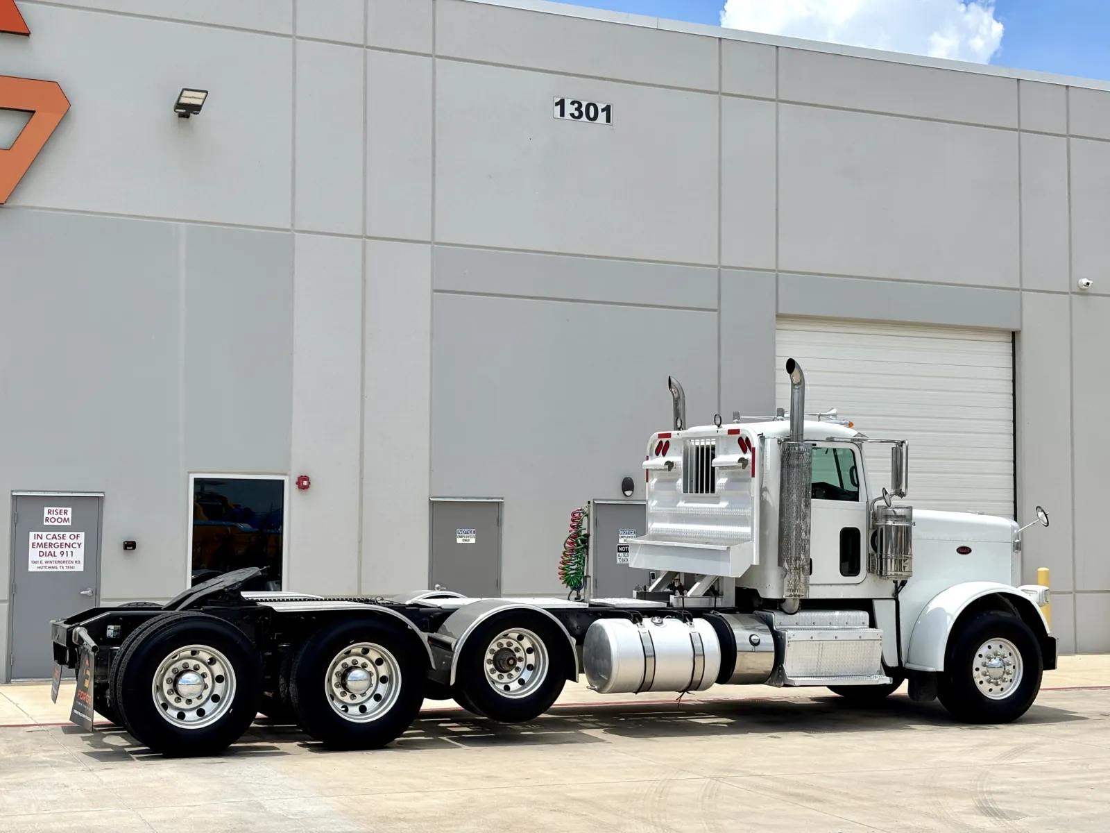 2012 Peterbilt - image 5