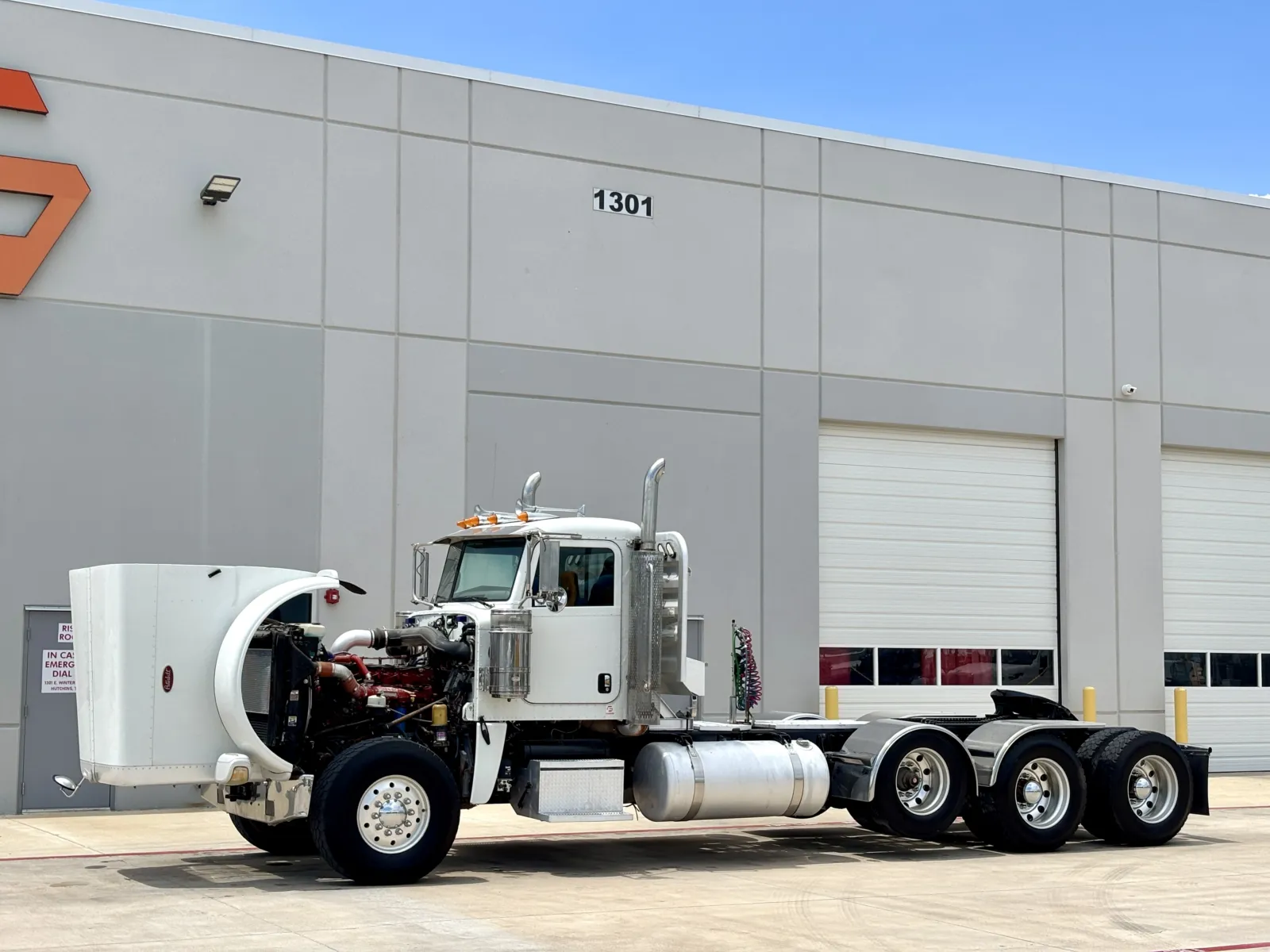 2012 Peterbilt - image 10