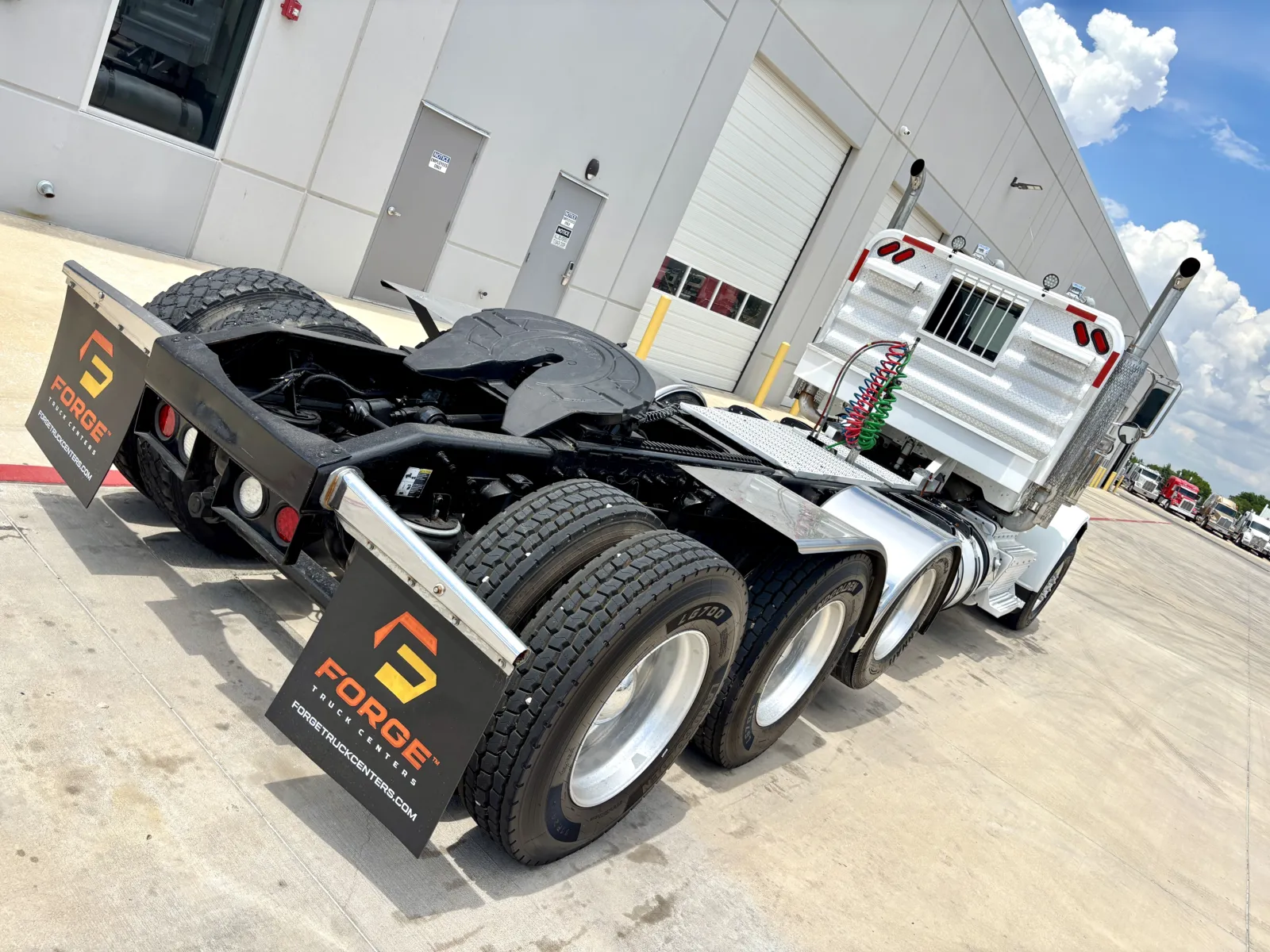 2012 Peterbilt - image 11