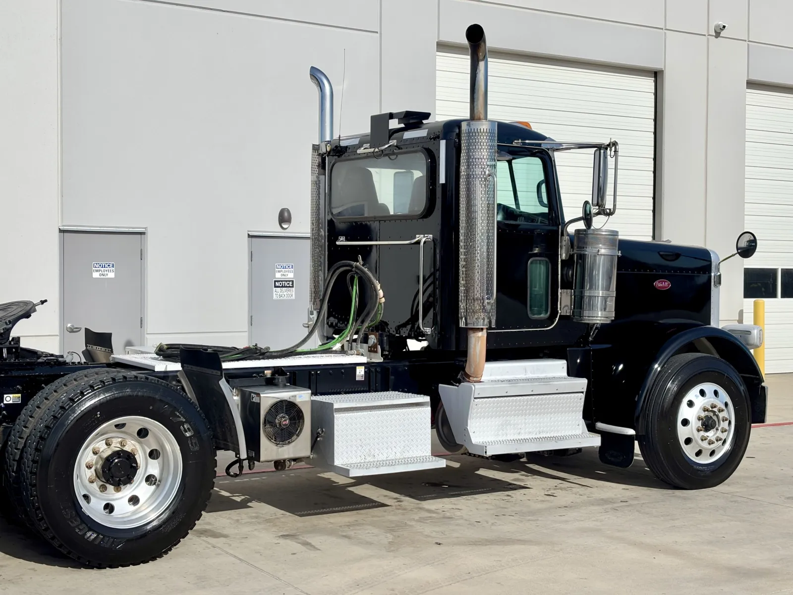 2018 Peterbilt 389 - image 7