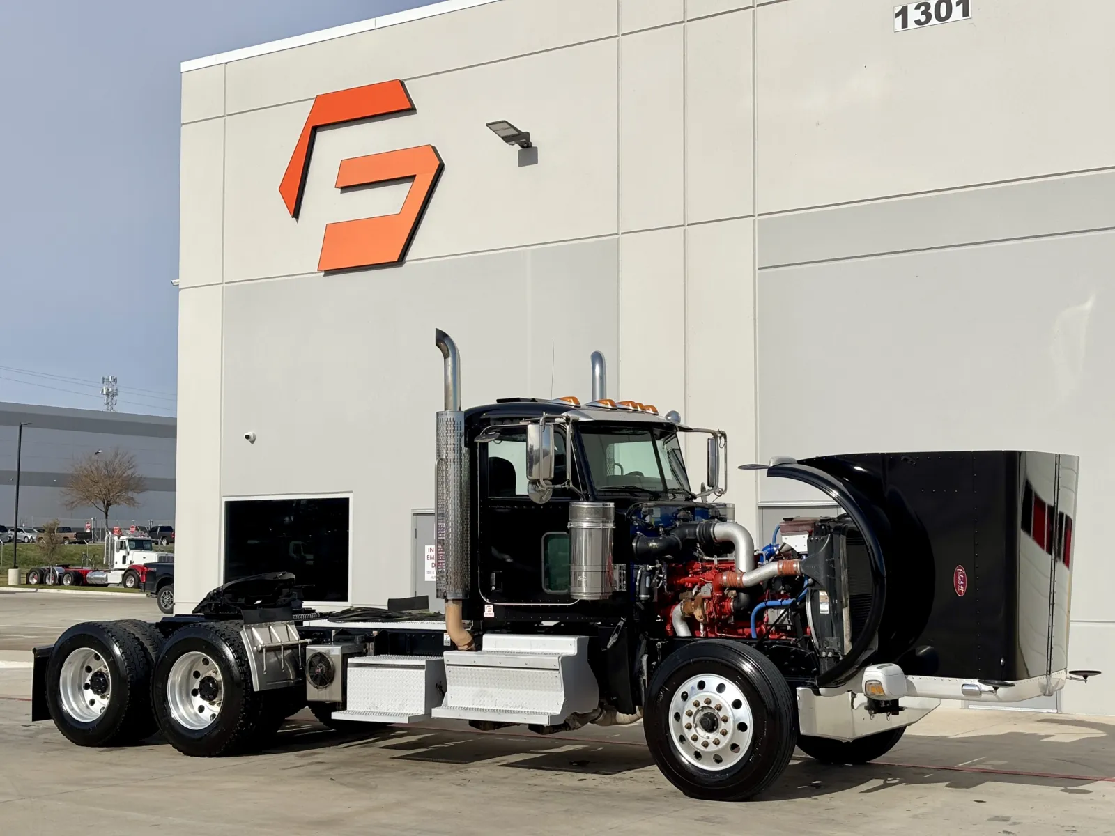 2018 Peterbilt 389 - image 9