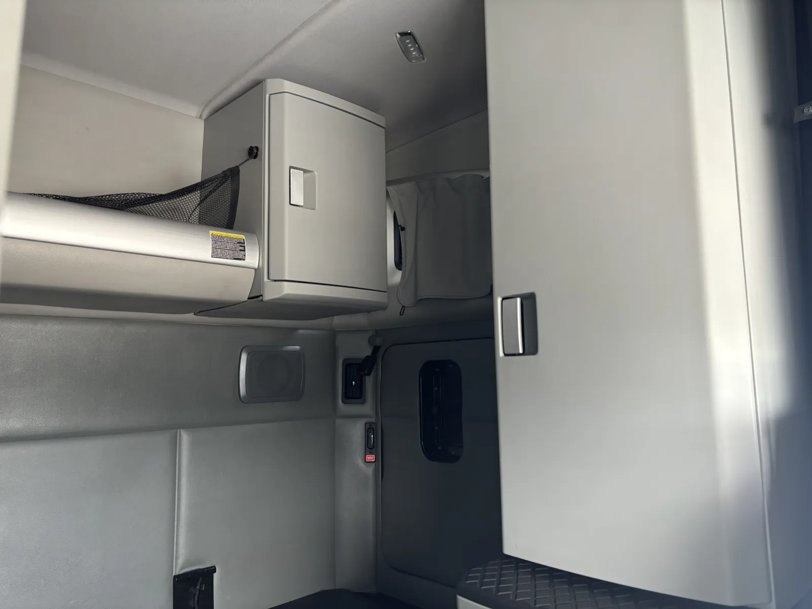 2017 Kenworth T880 - image 22